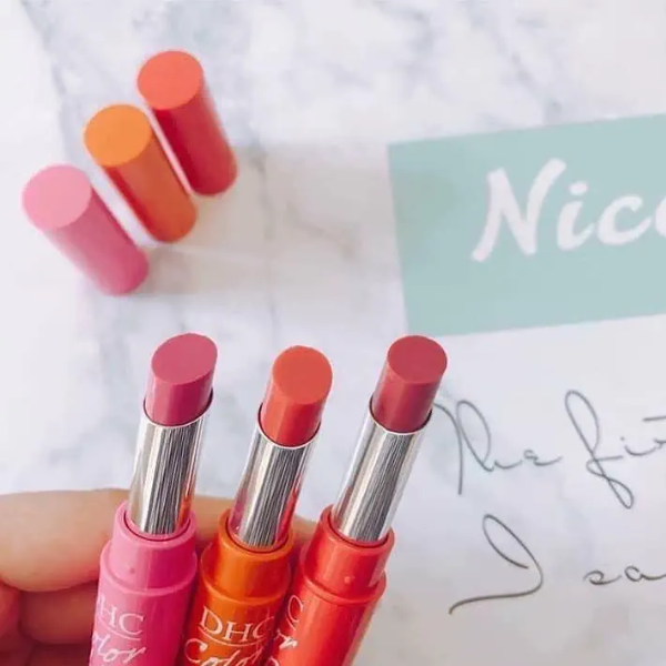 Son dưỡng có màu DHC Color Lip